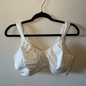 NWOT SATIN WHITE 42D Playtex 18 Hour Bra